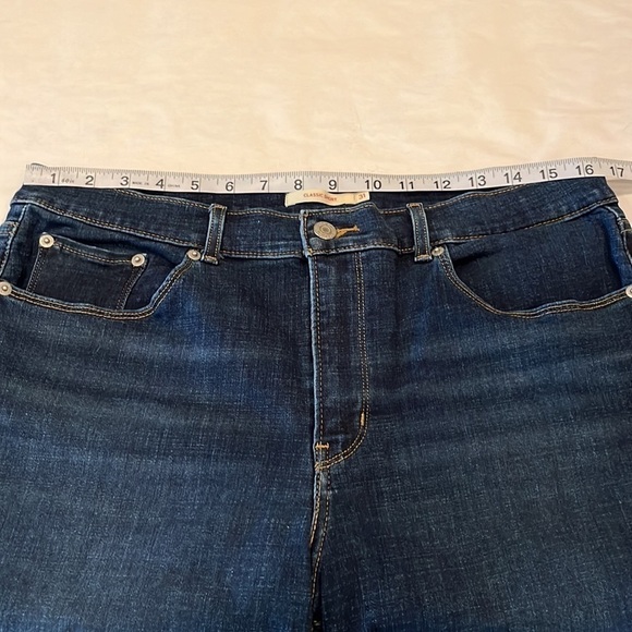 Levi’s Classic Short Size 31 - Picture 3 of 16